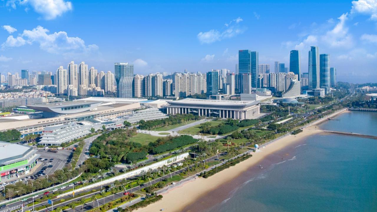 Xiamen International Seaside Hotel -Hotel Corridor Leads To The Stone Exhibition Hall מראה חיצוני תמונה