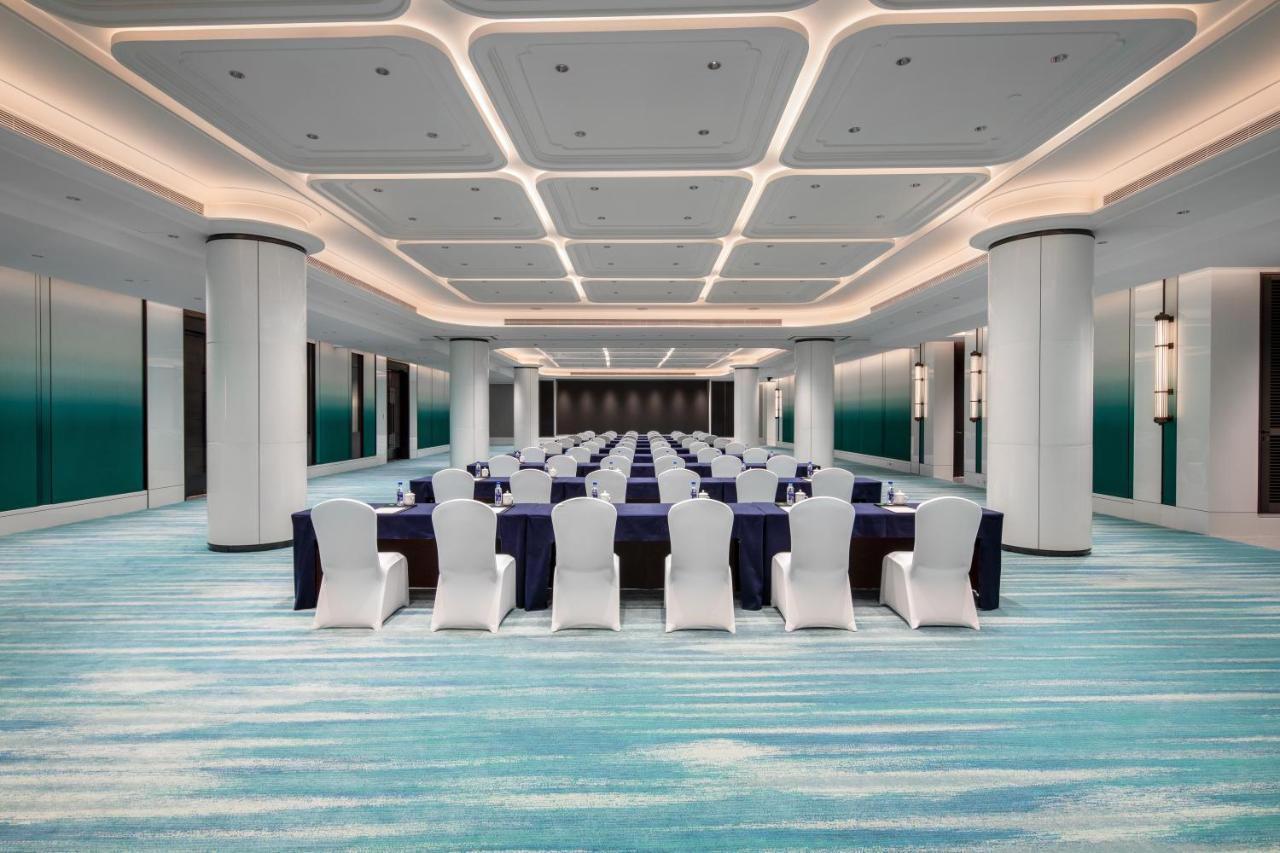 Xiamen International Seaside Hotel -Hotel Corridor Leads To The Stone Exhibition Hall מראה חיצוני תמונה
