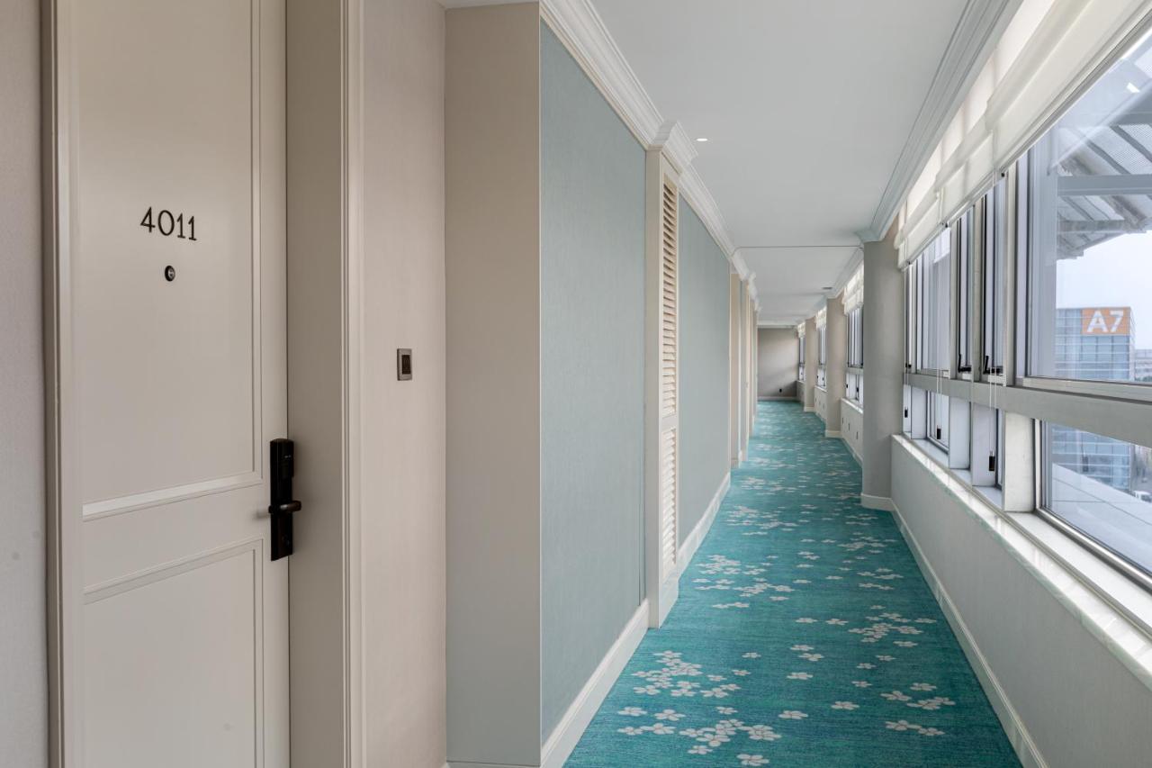 Xiamen International Seaside Hotel -Hotel Corridor Leads To The Stone Exhibition Hall מראה חיצוני תמונה