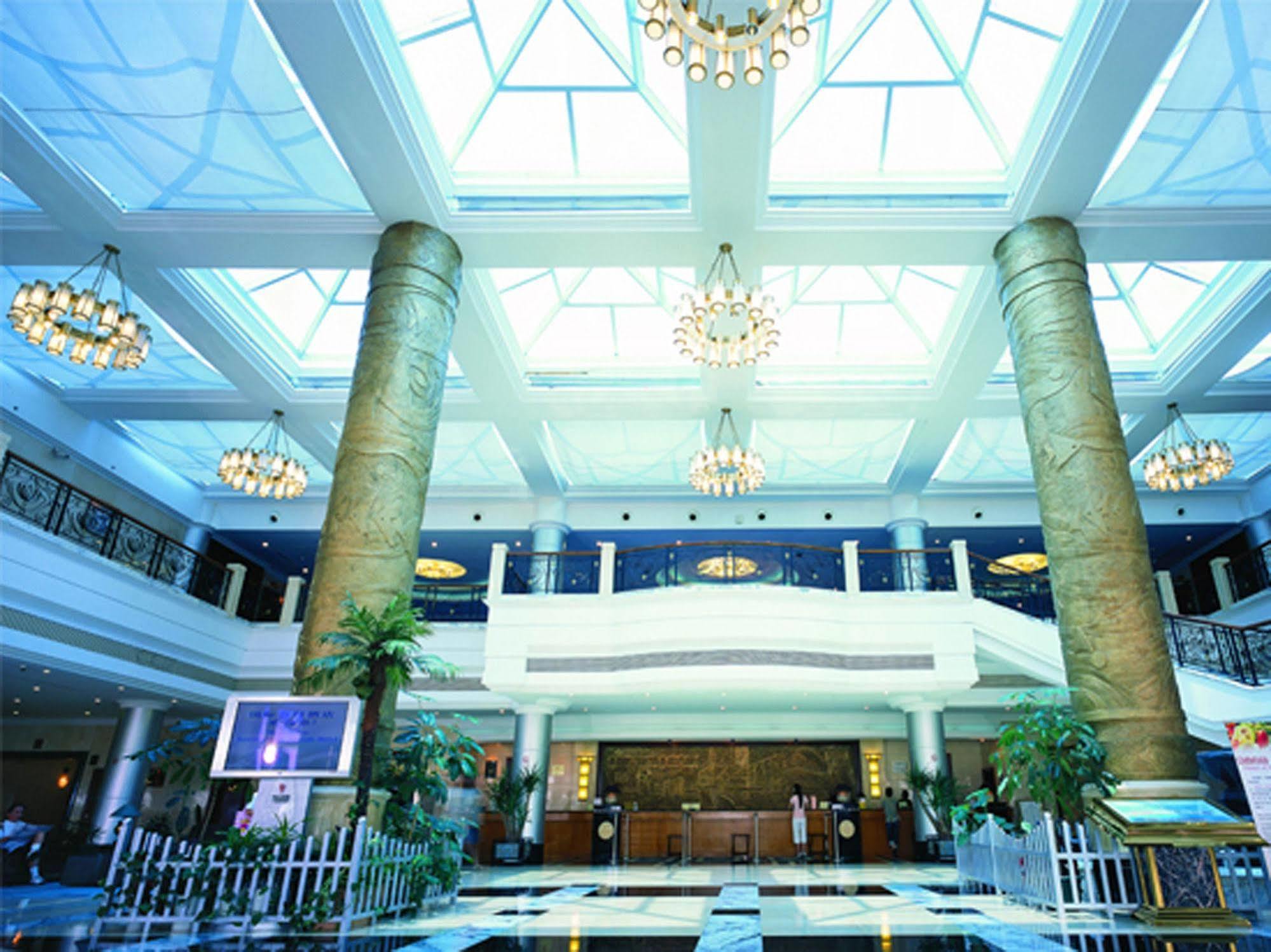Xiamen International Seaside Hotel -Hotel Corridor Leads To The Stone Exhibition Hall מראה חיצוני תמונה